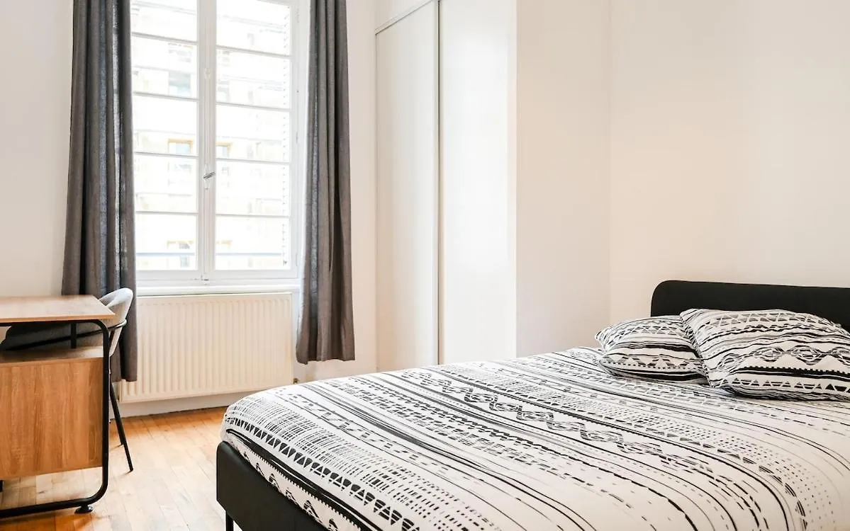 Apartment Appartement De 3 Chambres, Parking Gratuit, Proche Metro Oullins