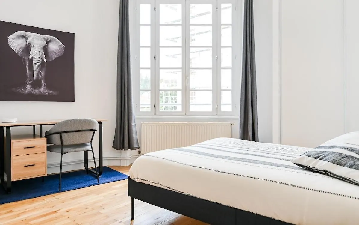 Apartment Appartement De 3 Chambres, Parking Gratuit, Proche Metro Oullins